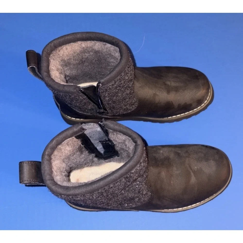 Ugg Australia Women's Size 6 Black Waterproof Boots